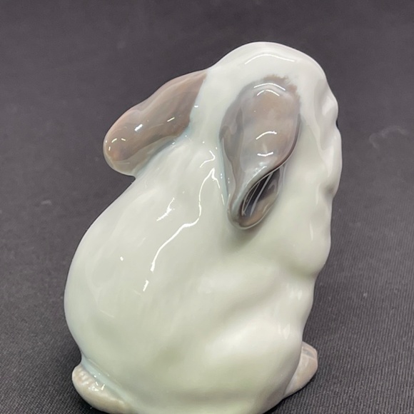 Bing & Grondahl Porcelain Baby Rabbit Mother's Day Figurine Ltd to 1999 - Picture 8 of 9